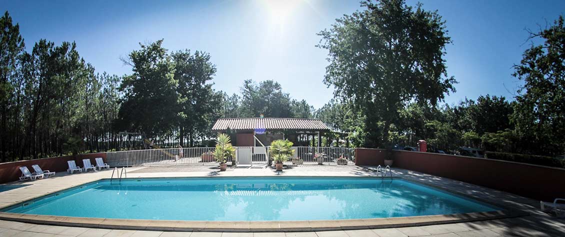 location camping piscine extérieure landes